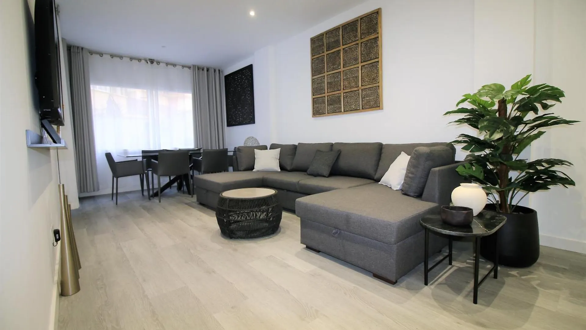 Wonderful Apartment In Plaza Espana Barcelona
