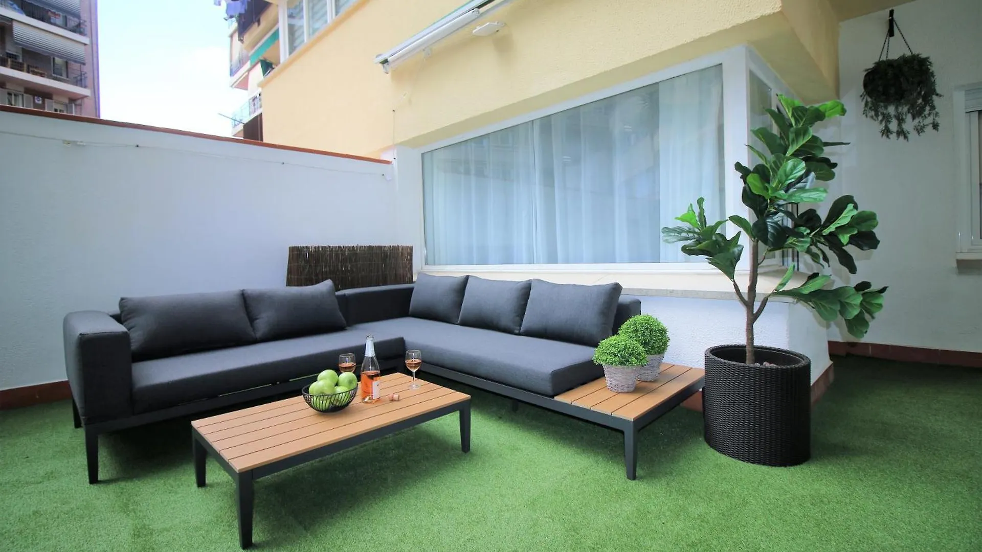 Wonderful Apartment In Plaza Espana Barcelona